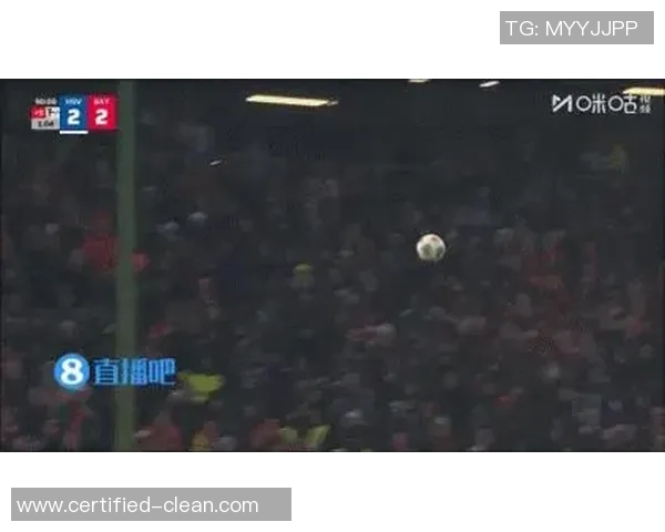 欧联杯激战拜仁小胜曼联帽子戏法引发争议判罚全场沸腾