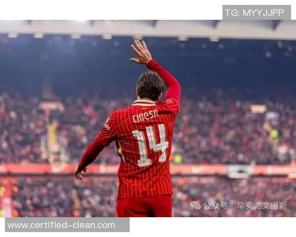 英超激战曼联与本菲卡握手言和神奇扑救成比赛焦点