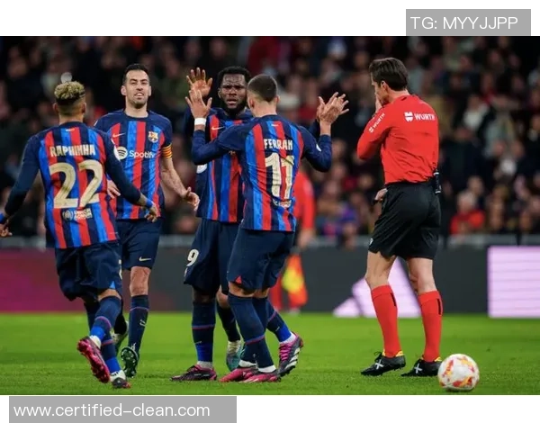 中超精彩对决那不勒斯与皇马战成平局乌龙球成比赛转折点分析